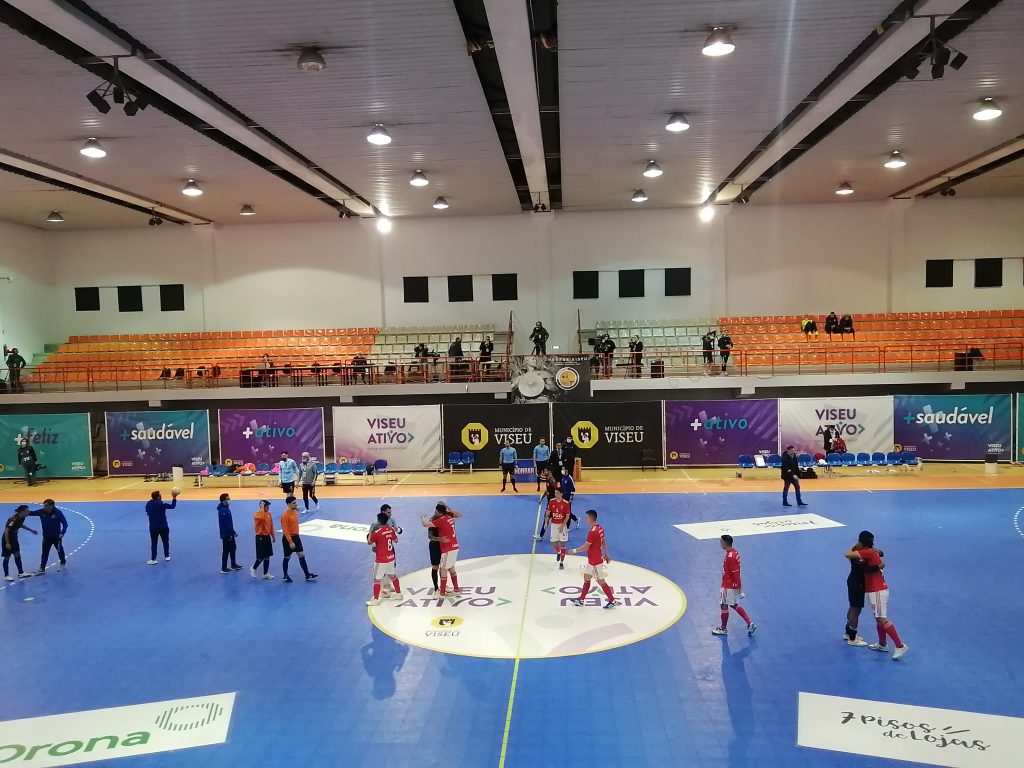  Viseu 2001 cai de pé na Taça - Jornal do Centro