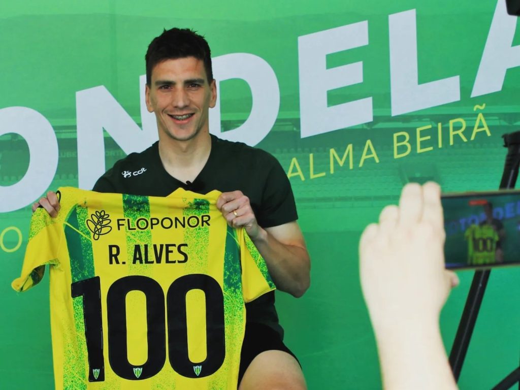  Ricardo Alves fez 100 jogos pelo Tondela. Em ‘maratona de altos e baixos’, jogador destaca manutenção e Jamor - Jornal do Centro