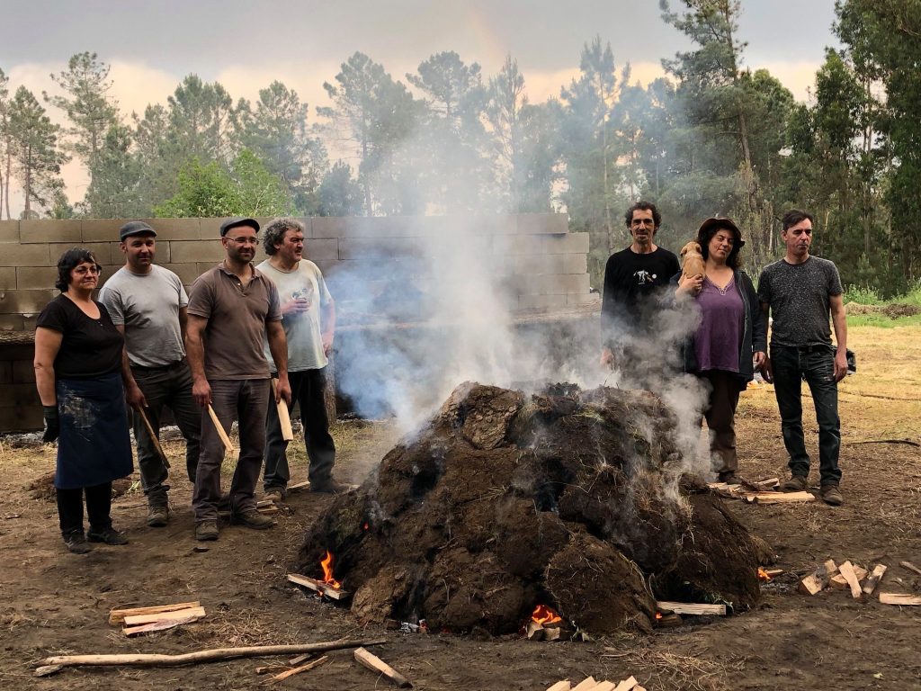  Tradição da loiça preta volta a cumprir-se em Molelos (Tondela)