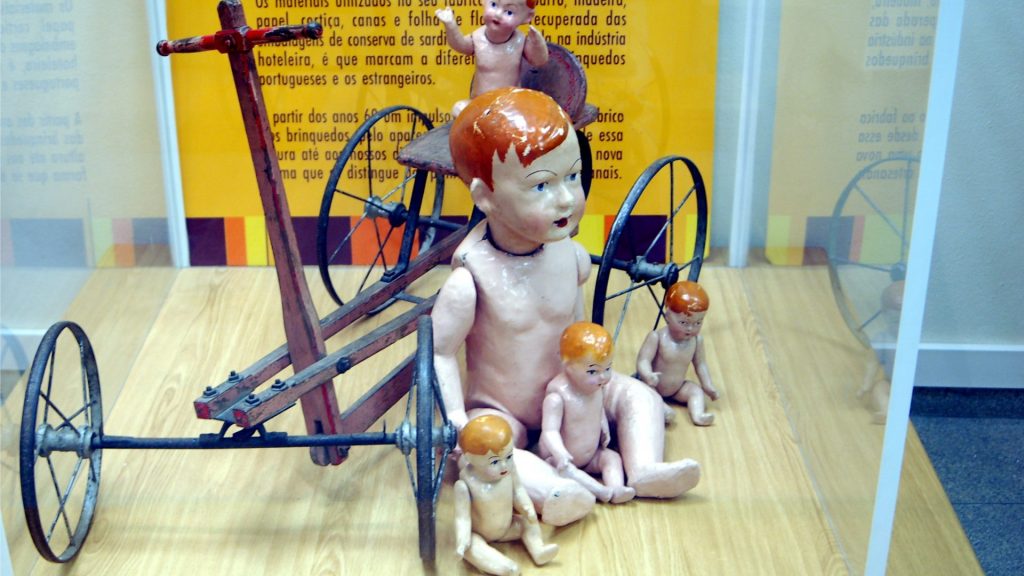  Museu do Brinquedo de Seia expõe brinquedos de portugueses famosos - Jornal do Centro