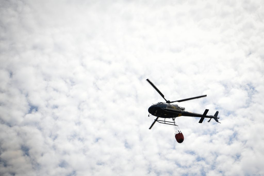  Quatro meios aéreos mobilizados para incêndio em Cinfães - Jornal do Centro