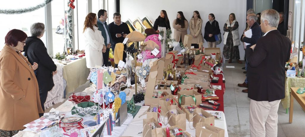  Cinfães organiza feirinha de Natal com instituições locais - Jornal do Centro