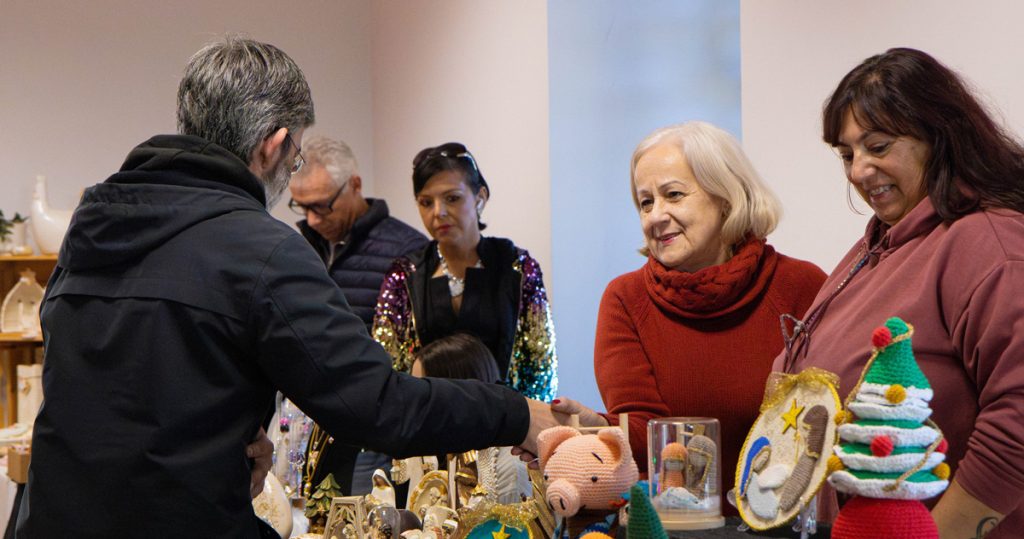  Pai Natal, produtos regionais e artesanato no mercado de Natal de Santa Comba Dão - Jornal do Centro