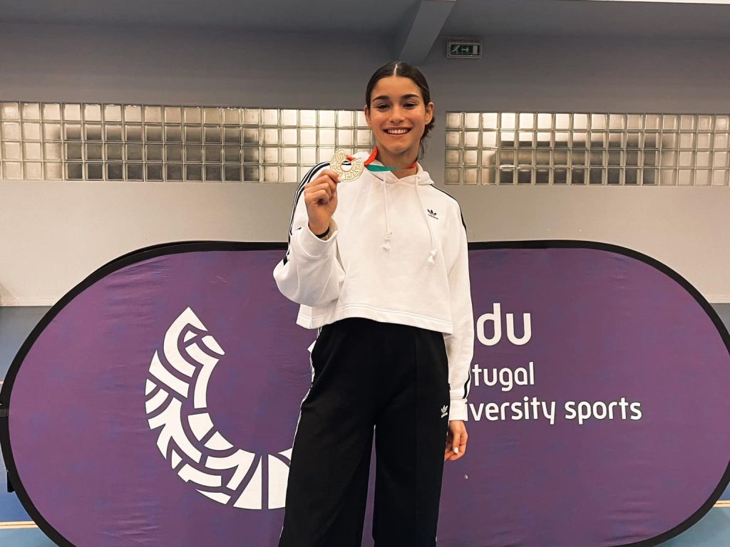  Karaté. Carolina Lopes vence Campeonato Nacional Universitário. ‘Fez-se justiça ao esforço’ - Jornal do Centro