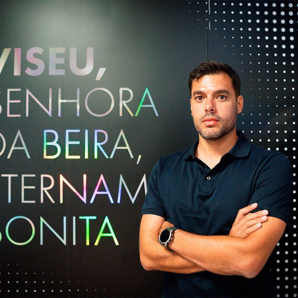  Académico de Viseu: Vítor Martins não é consensual entre os adeptos, mas todos lhe desejam sucesso - Jornal do Centro