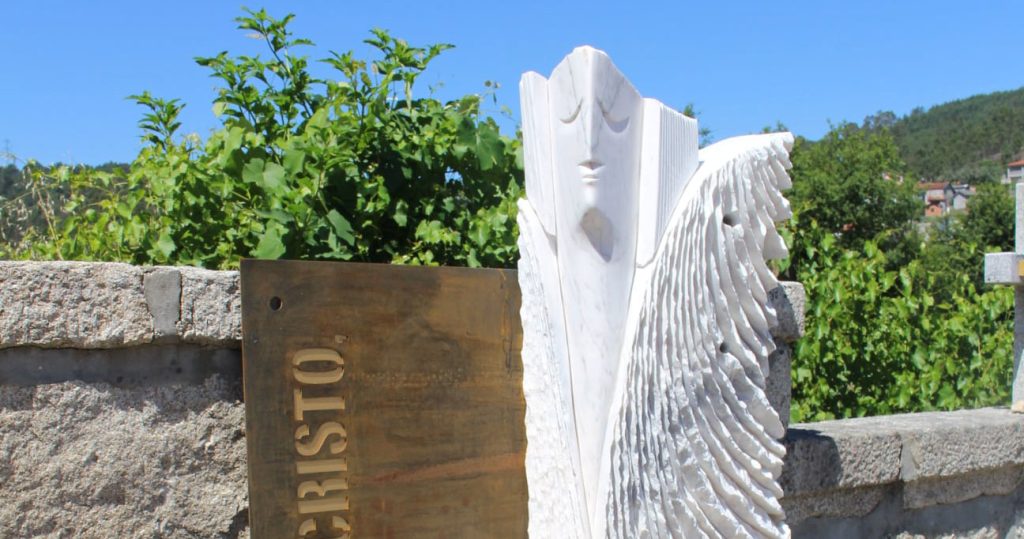  Escultura homenageia antigo bispo de Viseu na sua terra natal - Jornal do Centro