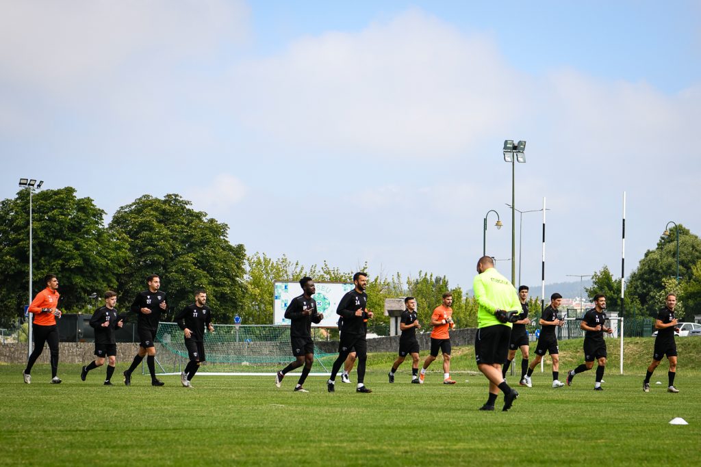  Académico de Viseu contrata dois jogadores brasileiros ao Grémio Anápolis - Jornal do Centro