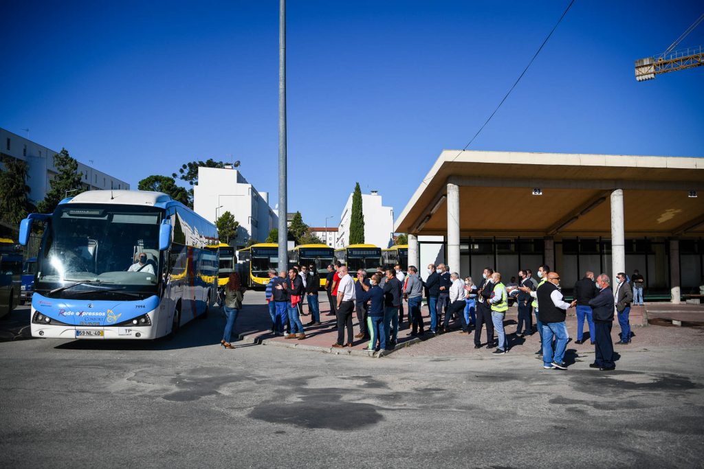  Motoristas dos autocarros regressam à greve esta quinta-feira - Jornal do Centro