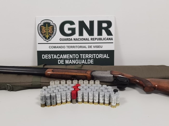  Homem detido por caçar junto a fábricas em Nelas - Jornal do Centro