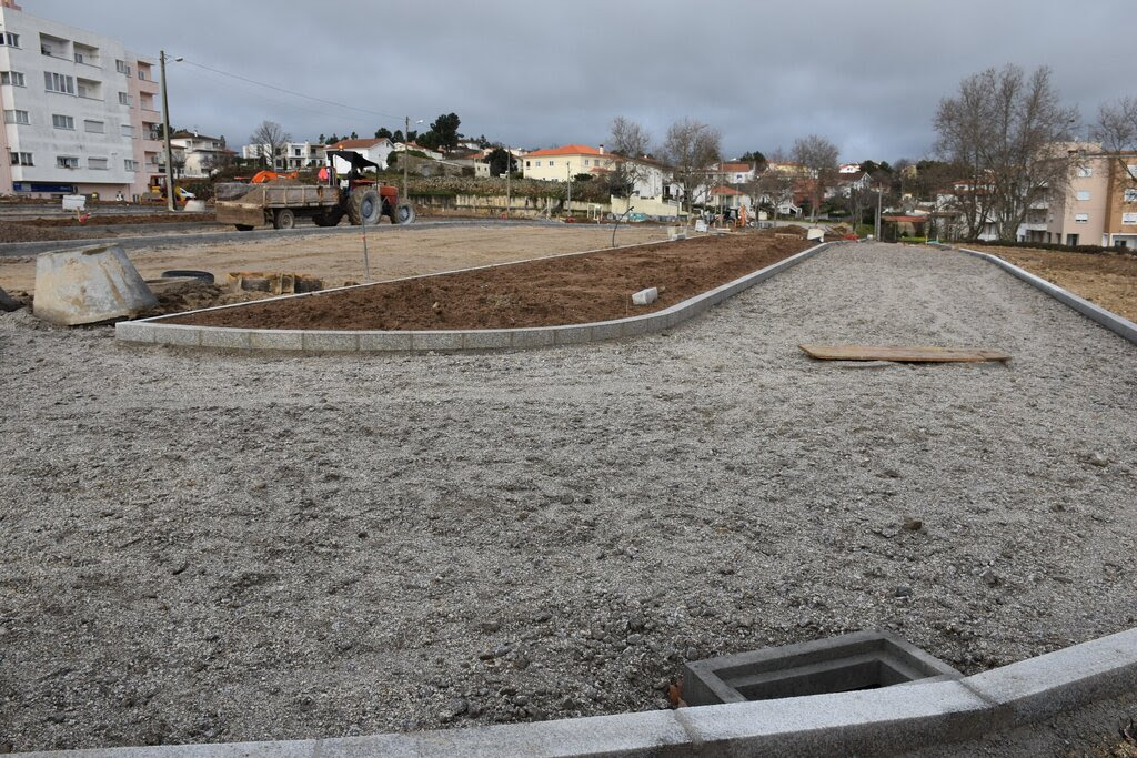  Obras de reabilitação do espaço da feira quinzenal de Moimenta da Beira em velocidade de cruzeiro - Jornal do Centro