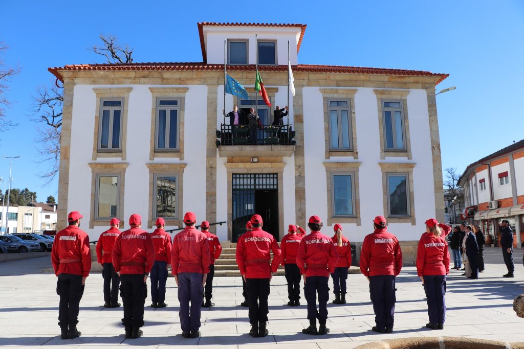  Aquilino Ribeiro e David Fonseca no feriado municipal de Vila Nova de Paiva - Jornal do Centro