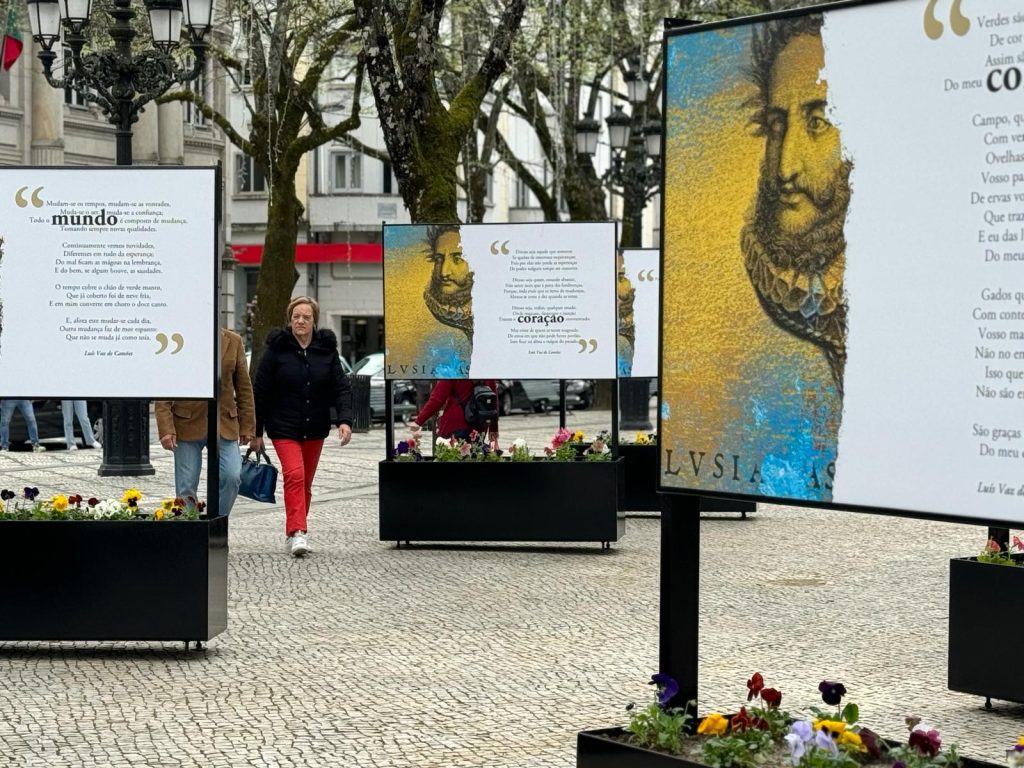  A poesia saiu à rua e está no Rossio, em Viseu, com Camões - Jornal do Centro