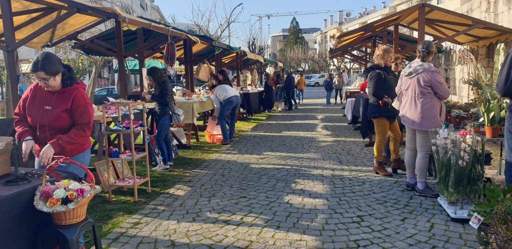  Mercado de artesanato em Tondela com edição especial de Páscoa - Jornal do Centro
