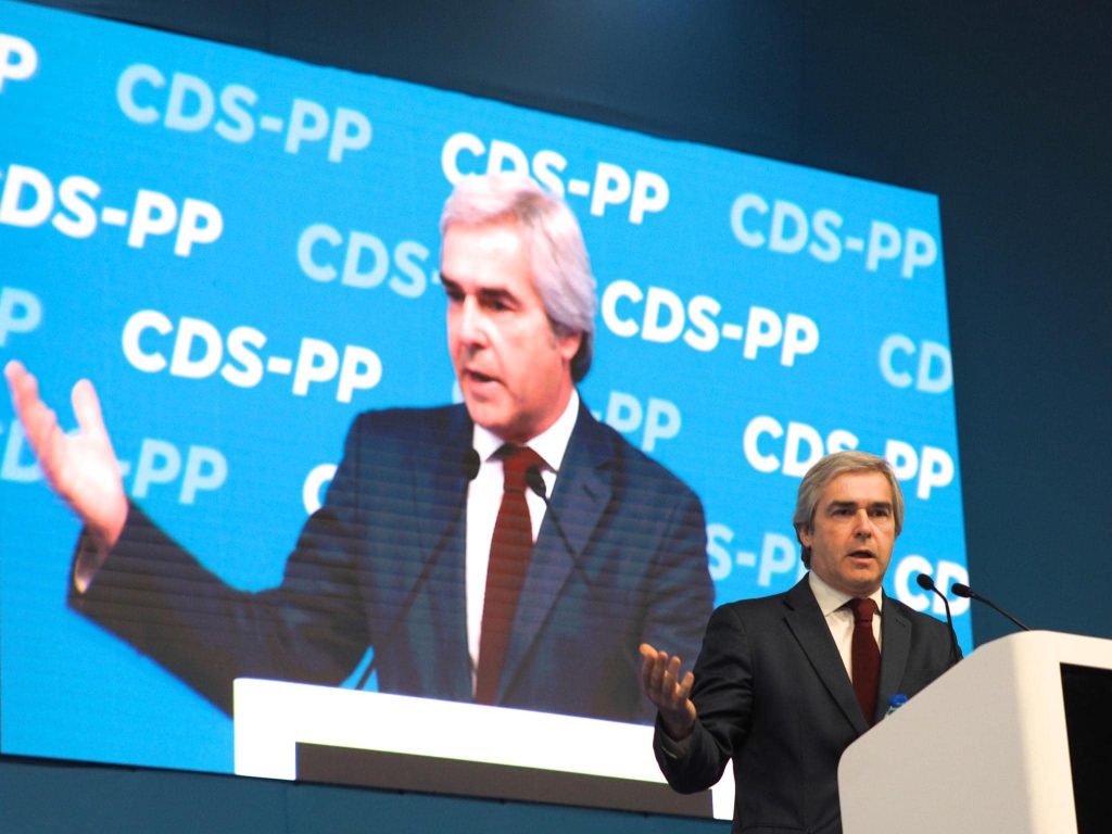  CDS-PP/Congresso: Em Viseu, partido quis mostrar que está vivo e vale por si sem “barrigas de aluguer”
