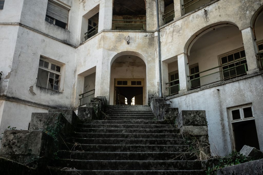  Governo requalifica imóveis públicos. Sanatório do Caramulo e casa em Pesqueira na lista - Jornal do Centro