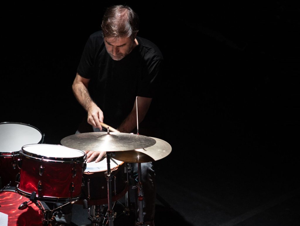  O trio de Jorge Queijo que vai além do jazz e ”sintetiza um bocadinho os gostos por outras áreas da música” - Jornal do Centro