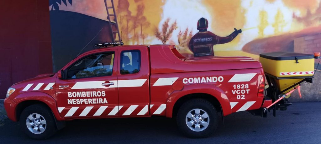  Bombeiros e instituições recebem novas viaturas - Jornal do Centro