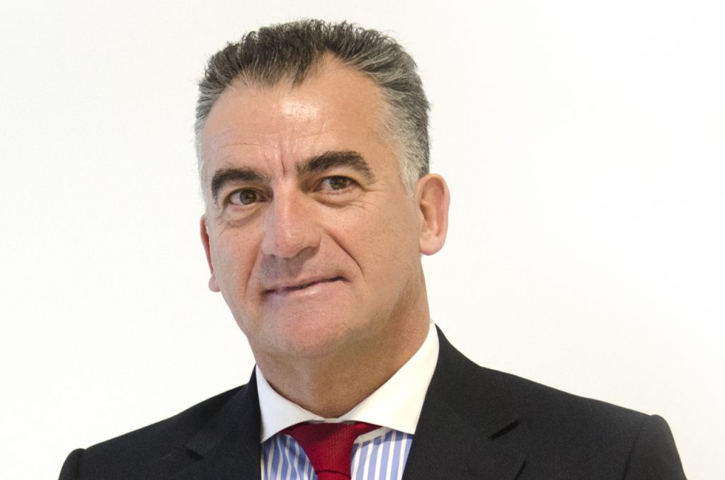  Professor universitário e economista em Viseu lança livro - Jornal do Centro