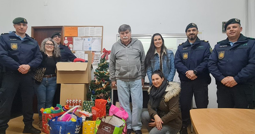  GNR de Viseu recolhe brinquedos, roupa e livros para os mais novos - Jornal do Centro
