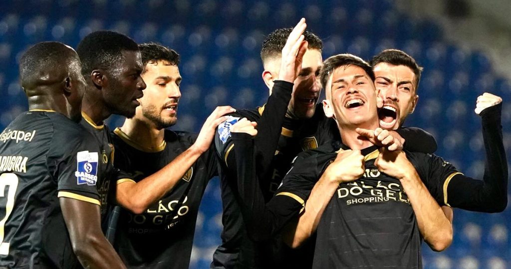  Académico de Viseu vence Feirense em acerto de calendário na II Liga - Jornal do Centro