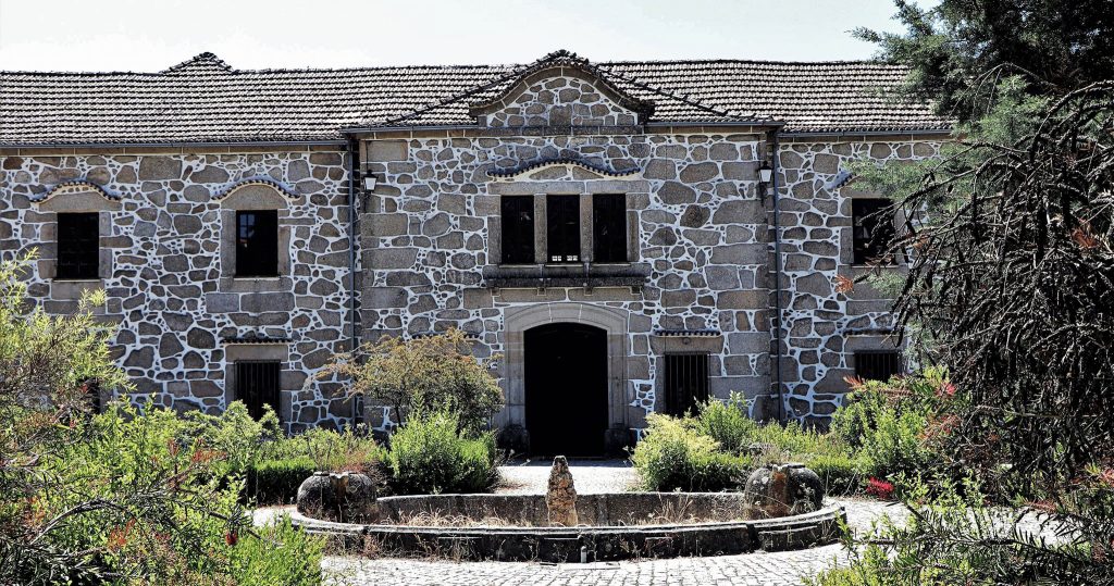  Casas paroquiais e antigo seminário disponíveis para acolher refugiados - Jornal do Centro