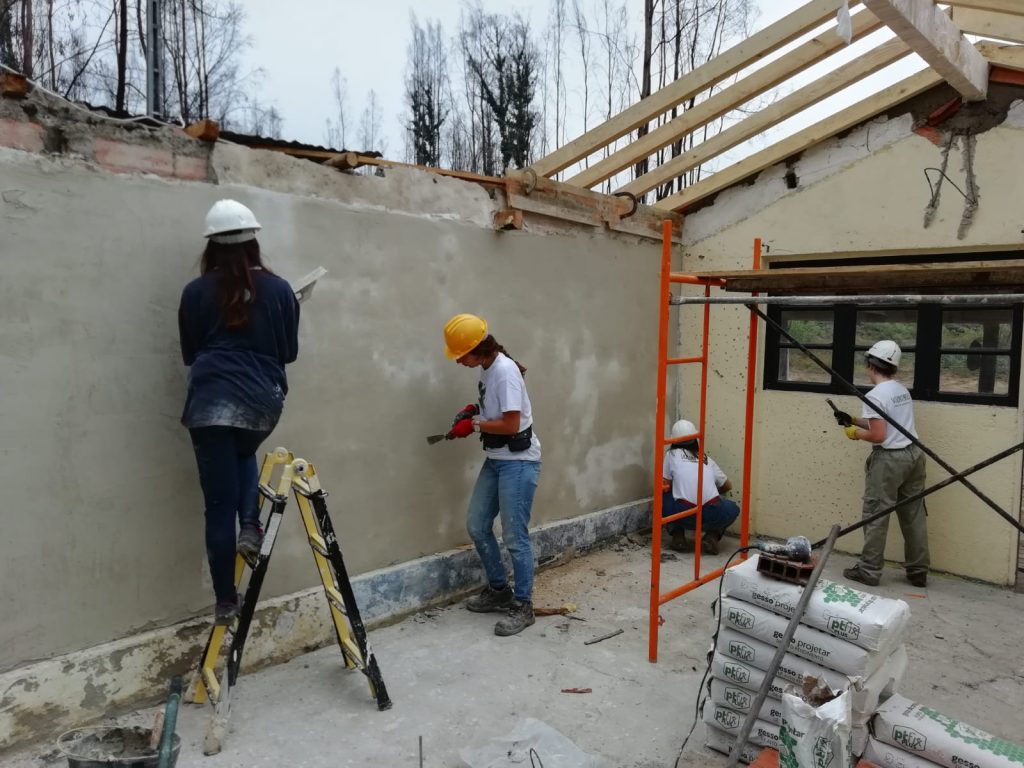  Voluntários regressam para recuperar três casas em Tondela - Jornal do Centro