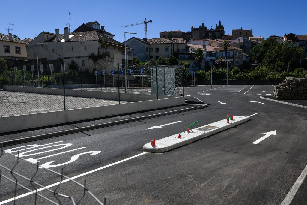  Estacionamento na Capitão Silva Pereira concluído em setembro - Jornal do Centro
