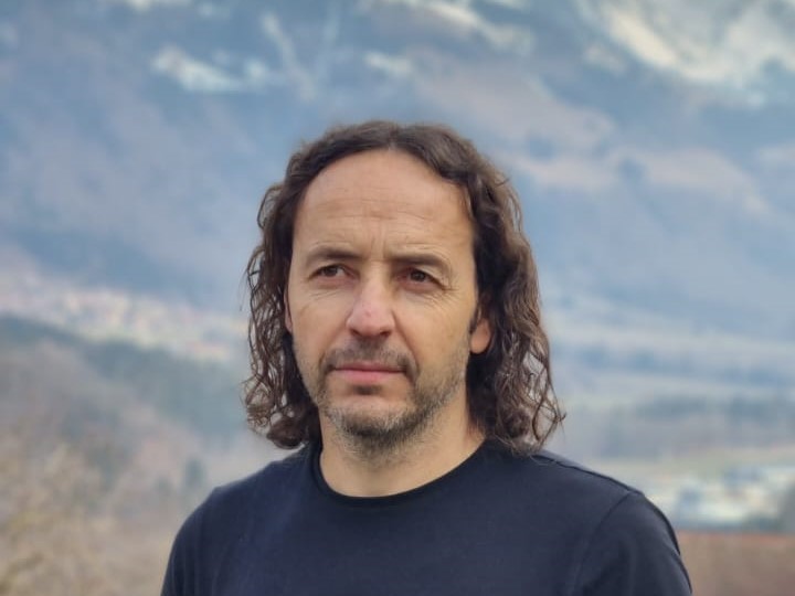  Treinador deixou Portugal e radicou-se na Suíça, mas não deixou o futebol - Jornal do Centro