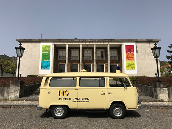  Ambulância da base das Lajes chega ao Museu do Caramulo - Jornal do Centro