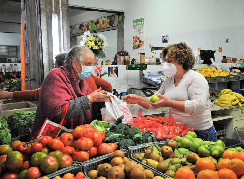  Lamego: comerciantes isentos de pagar rendas nos espaços da autarquia até março - Jornal do Centro