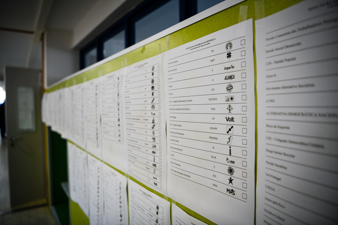  Mais mesas de voto, testes e circuitos de acesso. Autarquias preparam votos para os isolados - Jornal do Centro