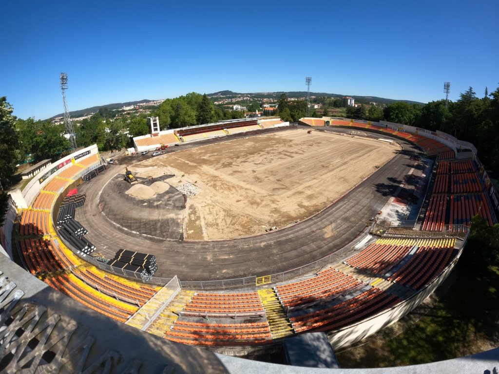  Obras do Estádio do Fontelo estão atrasadas - Jornal do Centro