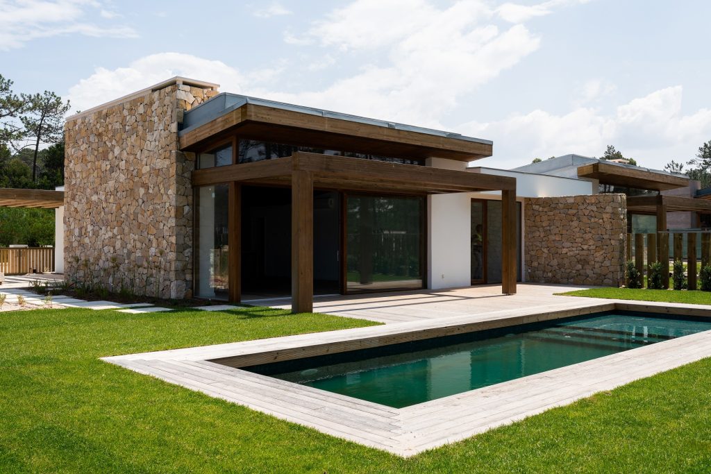  Empresa de Oliveira de Frades constrói casas de luxo em madeira - Jornal do Centro