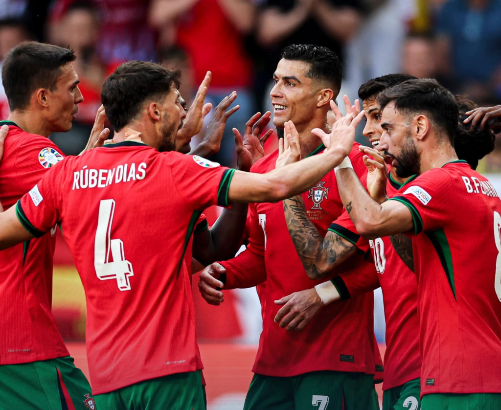  Portugal vence Turquia e está nos ‘oitavos’ do Euro2024
