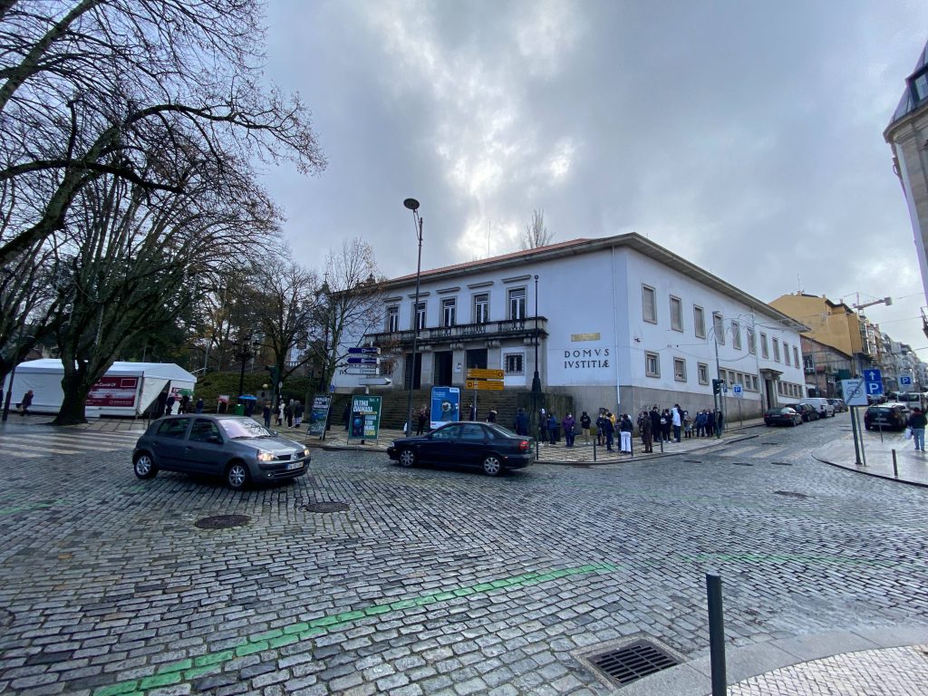  Covid-19: região de Viseu com mais 105 casos no penúltimo dia do ano - Jornal do Centro