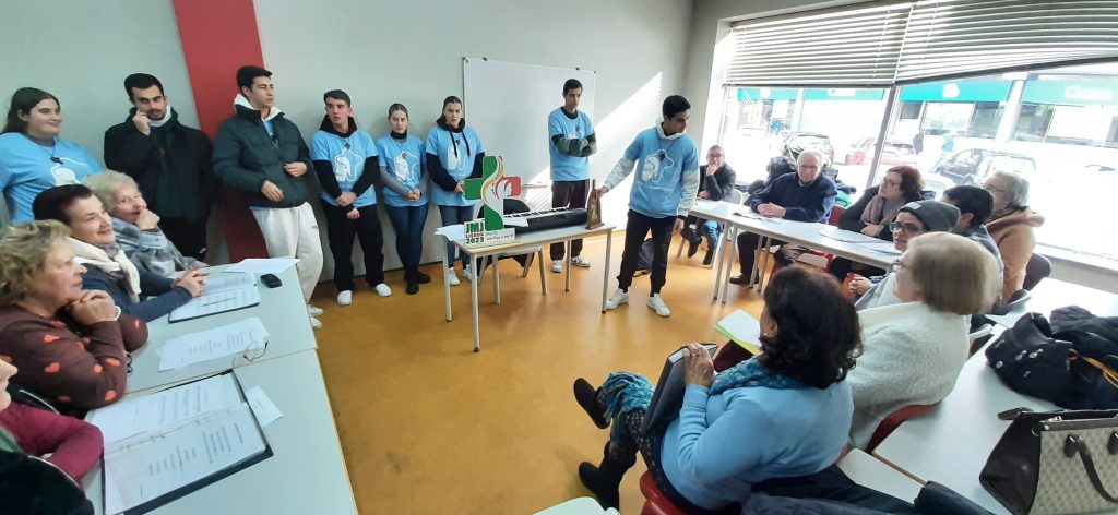  Jovens universitários fazem semana de voluntariado em Vouzela - Jornal do Centro