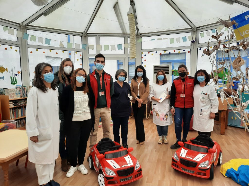  Crianças do hospital de Viseu recebem brinquedos para ‘aliviar’ internamento - Jornal do Centro
