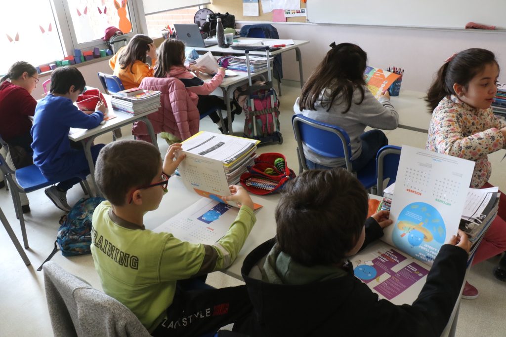  Calendário ‘Poupadinho’ chega às escolas de Mortágua - Jornal do Centro