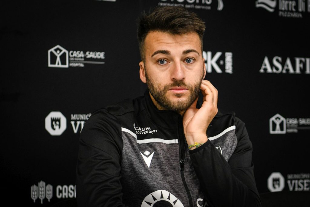  Andebol: Académico encontra no Fontelo “equipa difícil de decifrar - Jornal do Centro