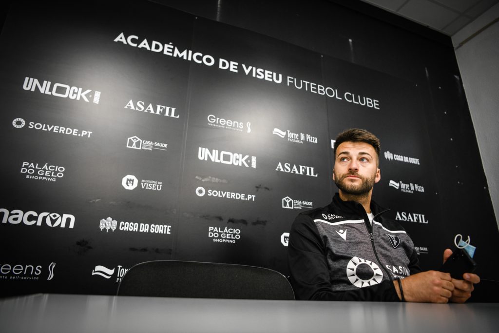  Andebol. “Será muito complicado escaparmos ao playoff”, assume treinador do Académico - Jornal do Centro