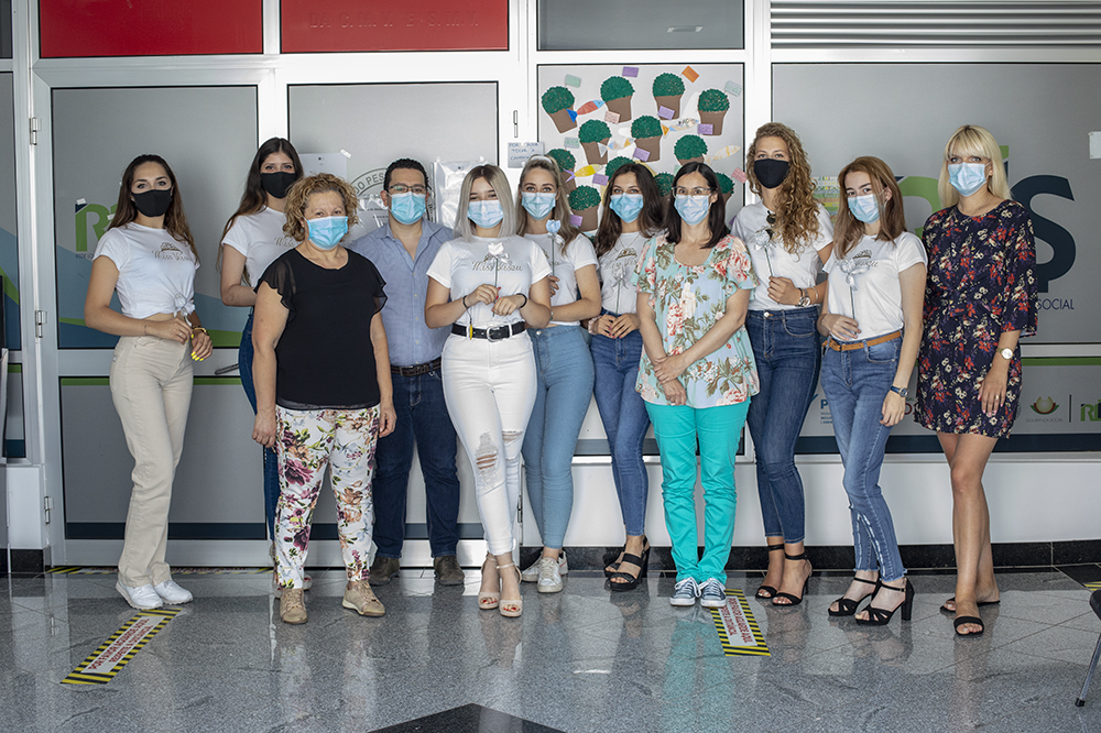  Candidatas a Miss Viseu visitaram as obras sociais de Viseu - Jornal do Centro