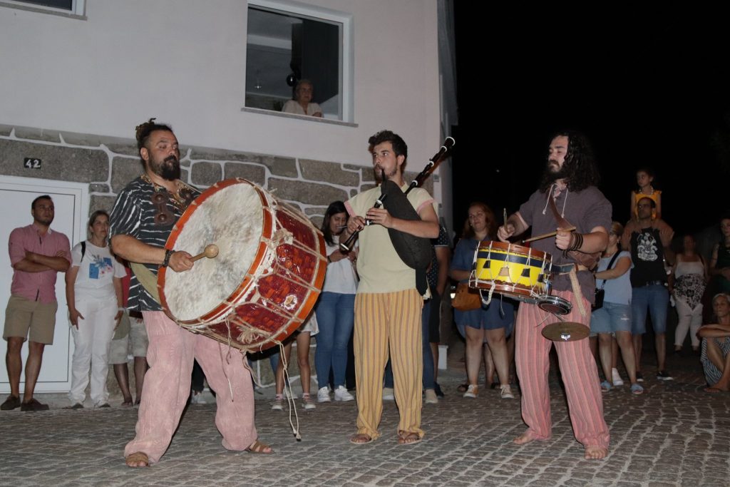  Festival Habitua-te regressa a Carvalhal Redondo com teatro, música e artes plásticas - Jornal do Centro