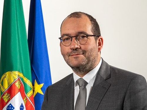  Ministro da Educação inaugura obras de requalificação de jardim infantil de Santa Cruz da Trapa - Jornal do Centro
