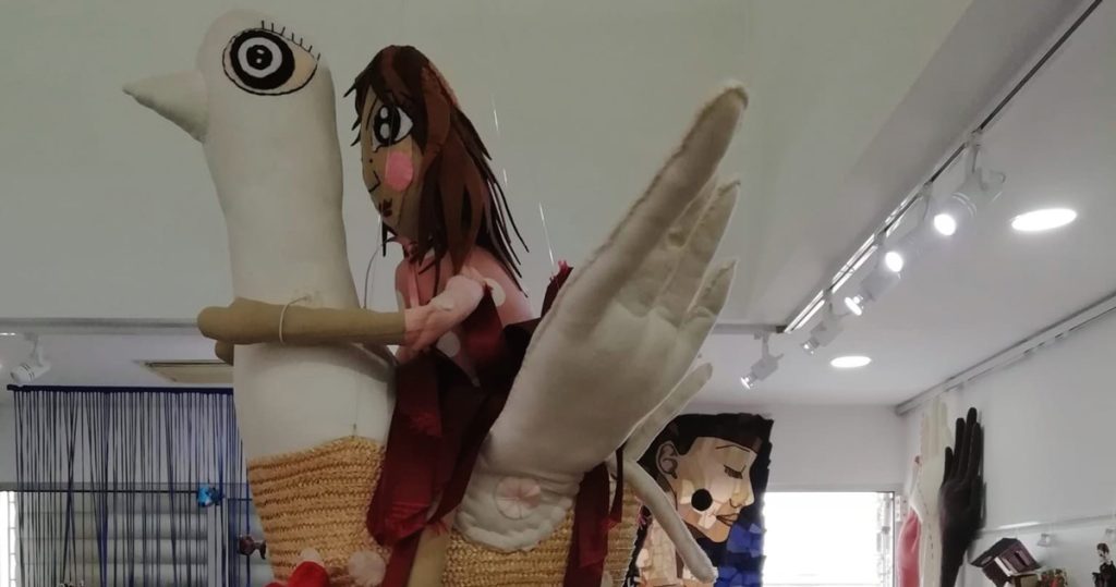  Esculturas e bonecos de tecido na Biblioteca de Castro Daire - Jornal do Centro