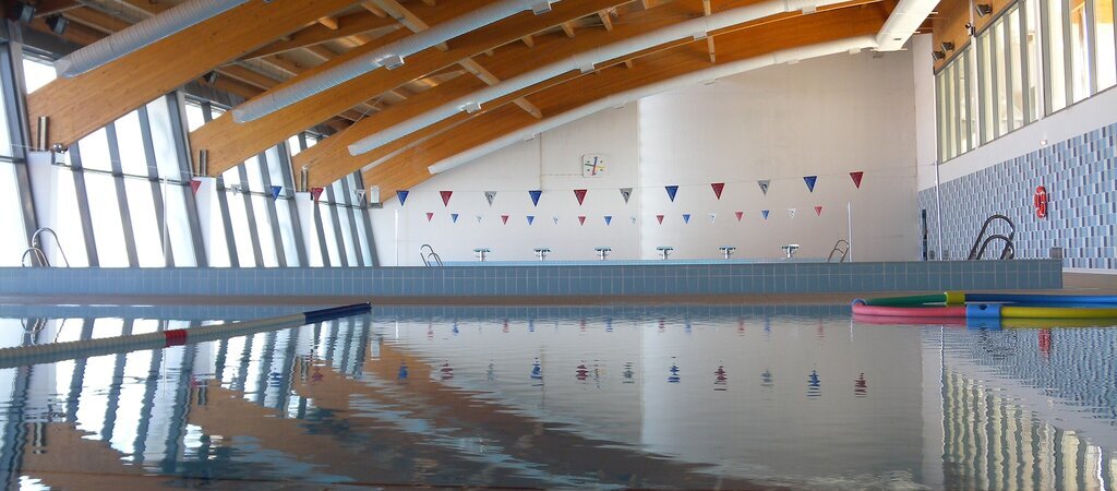  Covid-19 encerra piscinas de Armamar. Trabalhadores em isolamento - Jornal do Centro