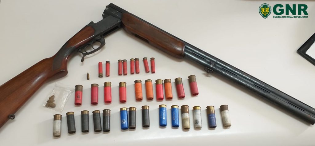 Detido por posse ilegal de arma em Armamar - Jornal do Centro