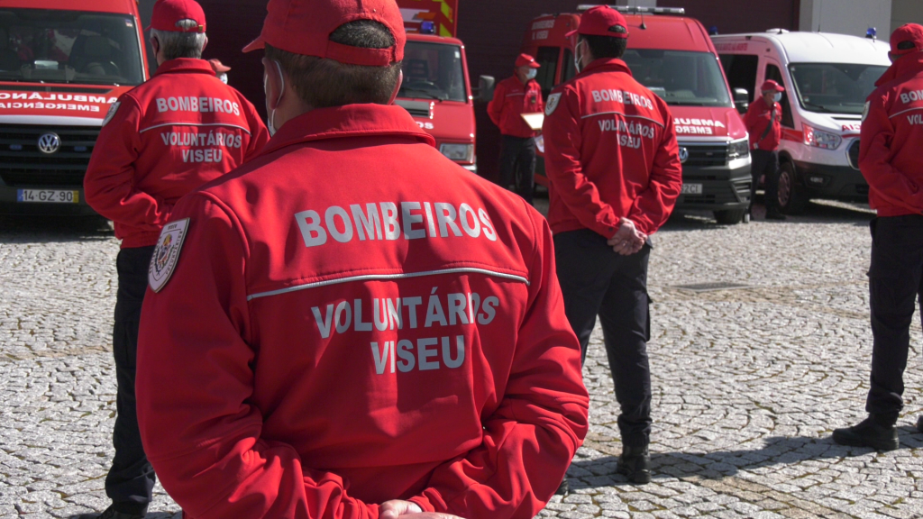  Mais de metade dos bombeiros do distrito de Viseu com dose completa da vacina contra a Covd-19 - Jornal do Centro