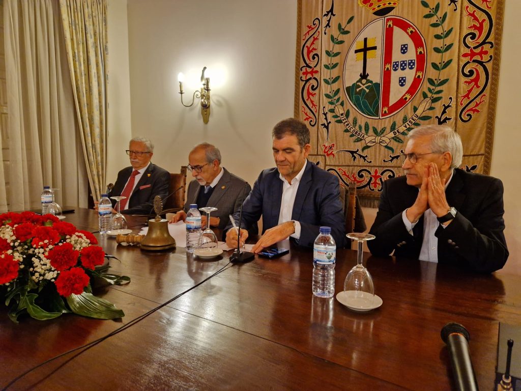  Rotary Club de Viseu prestou homenagem ao “capitão de Abril” tenente-general António Luís Ferreira Amaral - Jornal do Centro