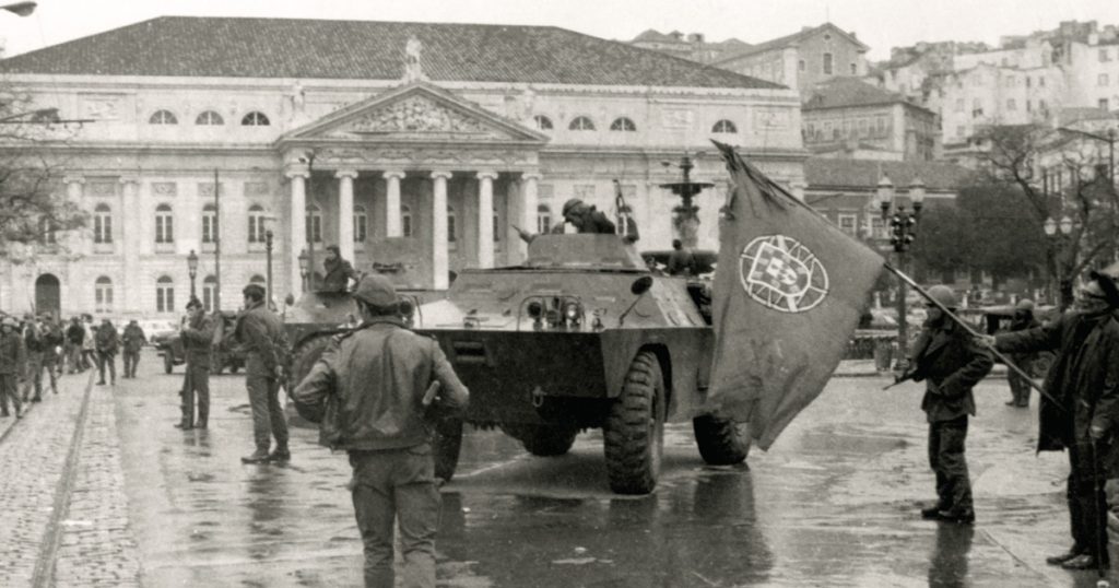  A história de um teatro nacional durante a ditadura na Casa da Ribeira - Jornal do Centro