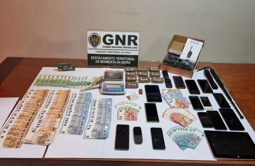  Mais de duas mil doses de haxixe e 10 mil euros apreendidos - Jornal do Centro